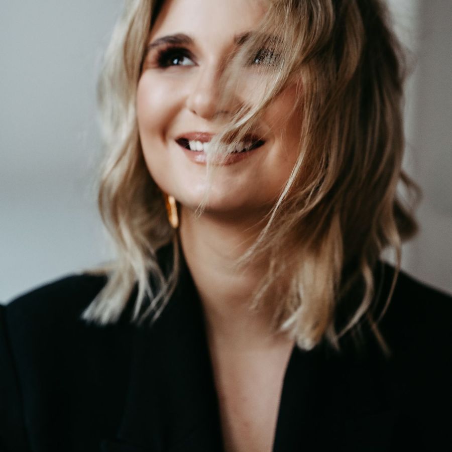 Julia Meinzer - Der Wirbelsturm aus den Radiocharts